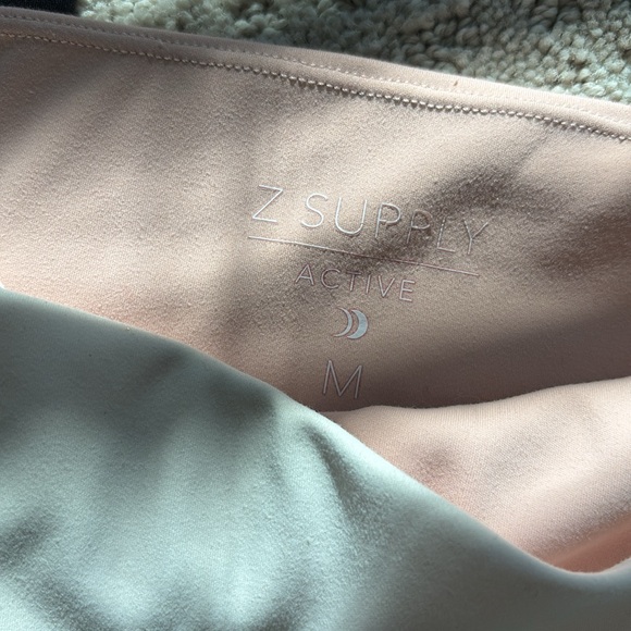 Chic Colorblock Activewear Set - Picture 5 of 5